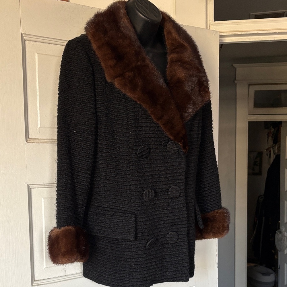 Youthmore Vintage Elegant Black and Brown Women's Coat